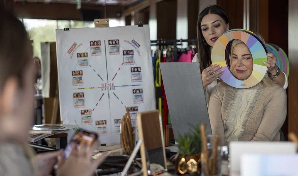 Renk Uzmanı Zeynep Tarhan Muslu, Moda Dünyasına Yön Veriyor! Seamlesstance